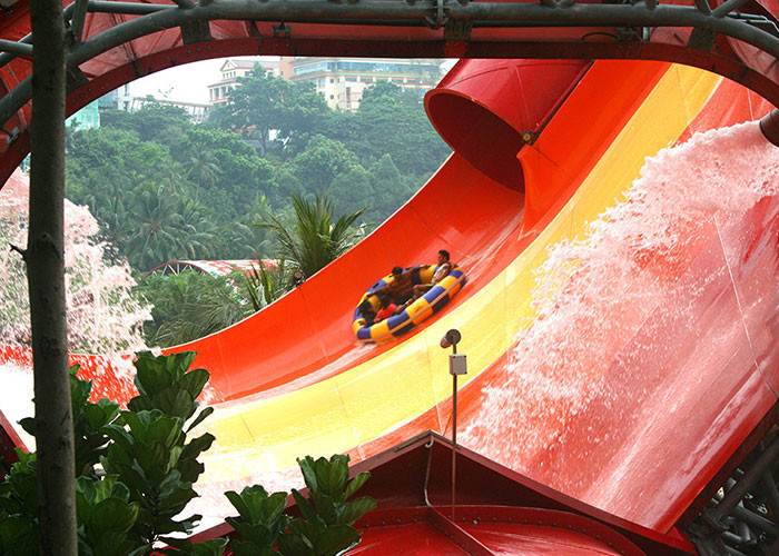 2.6m Slide Wide Great Wolf Lodge Tornado Slide Water Park Play Equipment