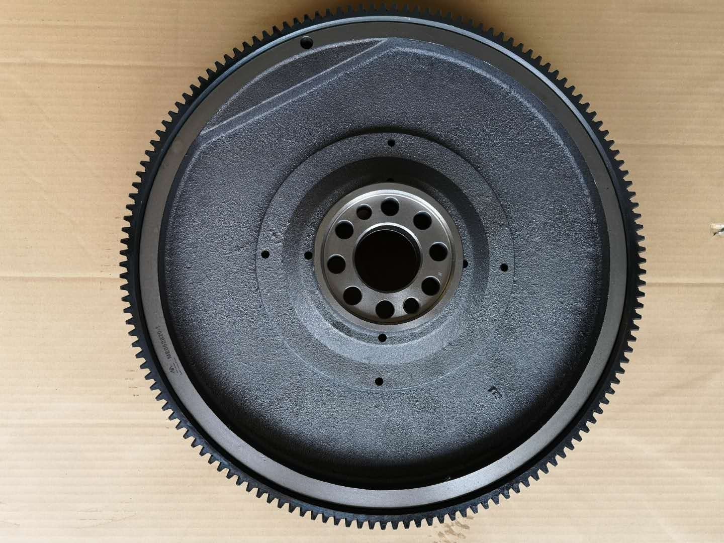 Mitsubishi Heavy Truck Flywheel ME062820 Fuso 8DC9 Engine Middle Hole 430mm Friction Face 143 Teeth