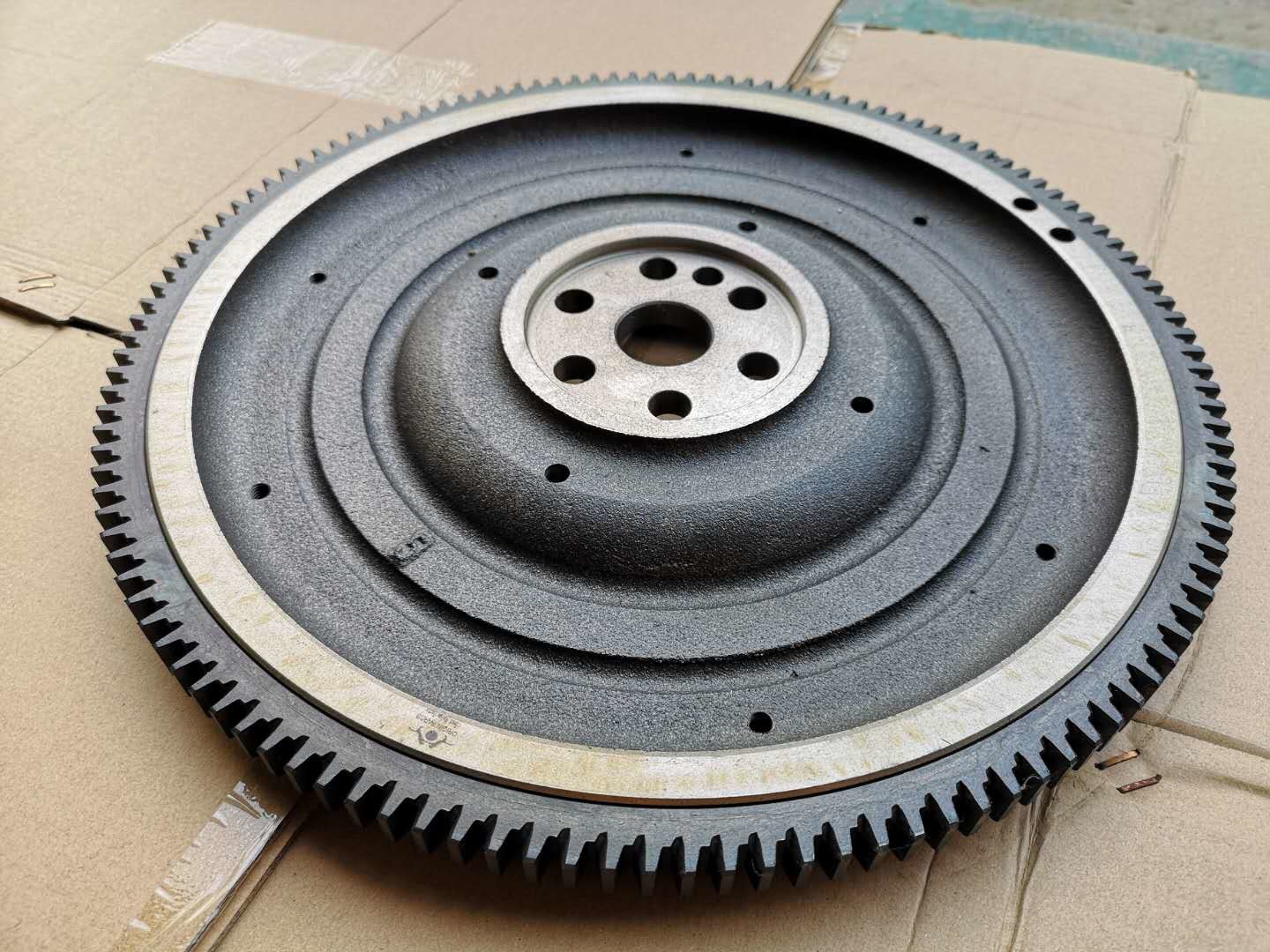 4BC2 260mm ISUZU NPR Truck Flywheel For 4BE1 Industrial Engines 8941272502