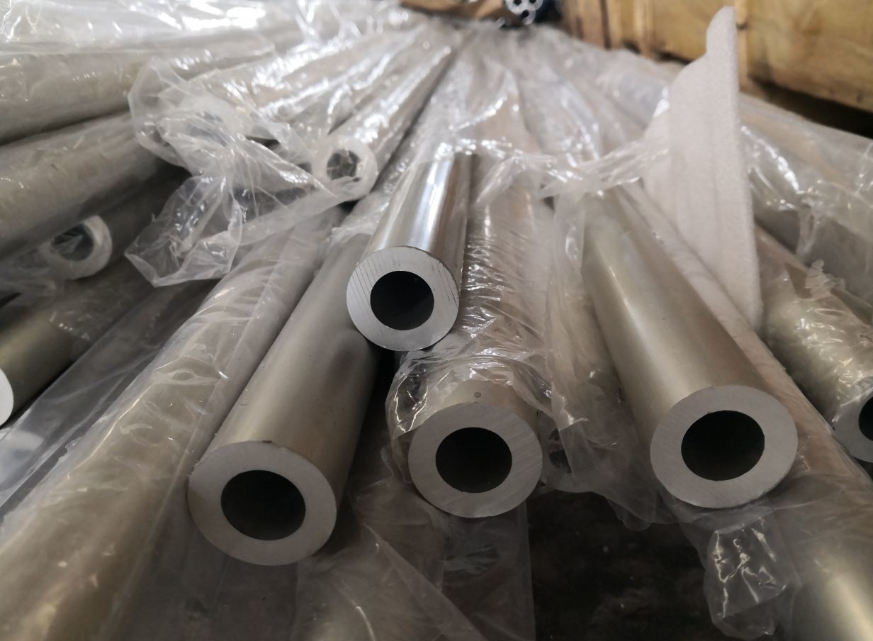 2.78 G/Cc Density Seamless Aluminum Round Pipe High Corrosion Resistance 2024 T3
