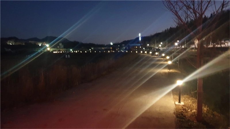 High Brightness Outdoor Lawn Lights With Lithium Battery Weather Resistant