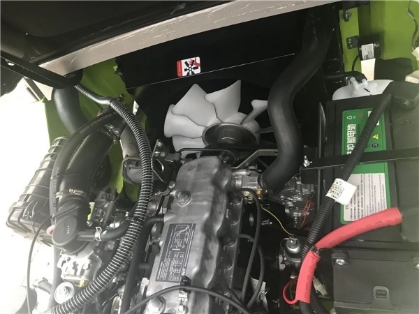 Nissan K25 Engine on Snsc Forklift FL35