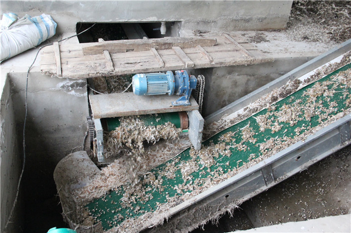 Multi Level Power Automatic Layer Poultry Equipment For Manure Cleaning