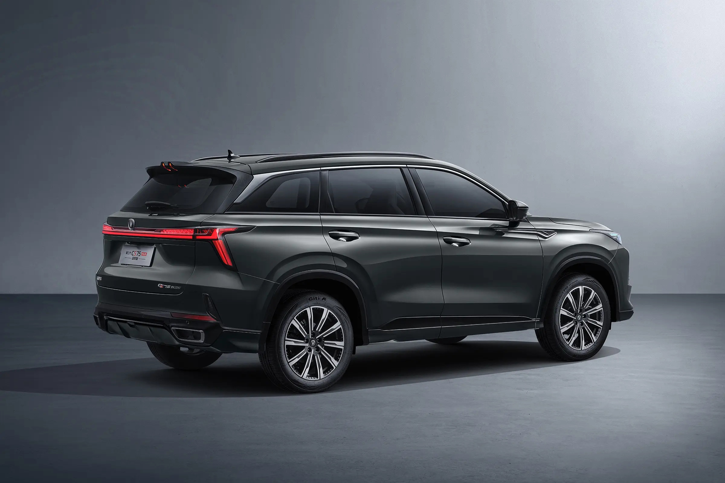 200km/H Mid Size Changan Petrol Car Gasoline Energy Type Changan CS75 Plus