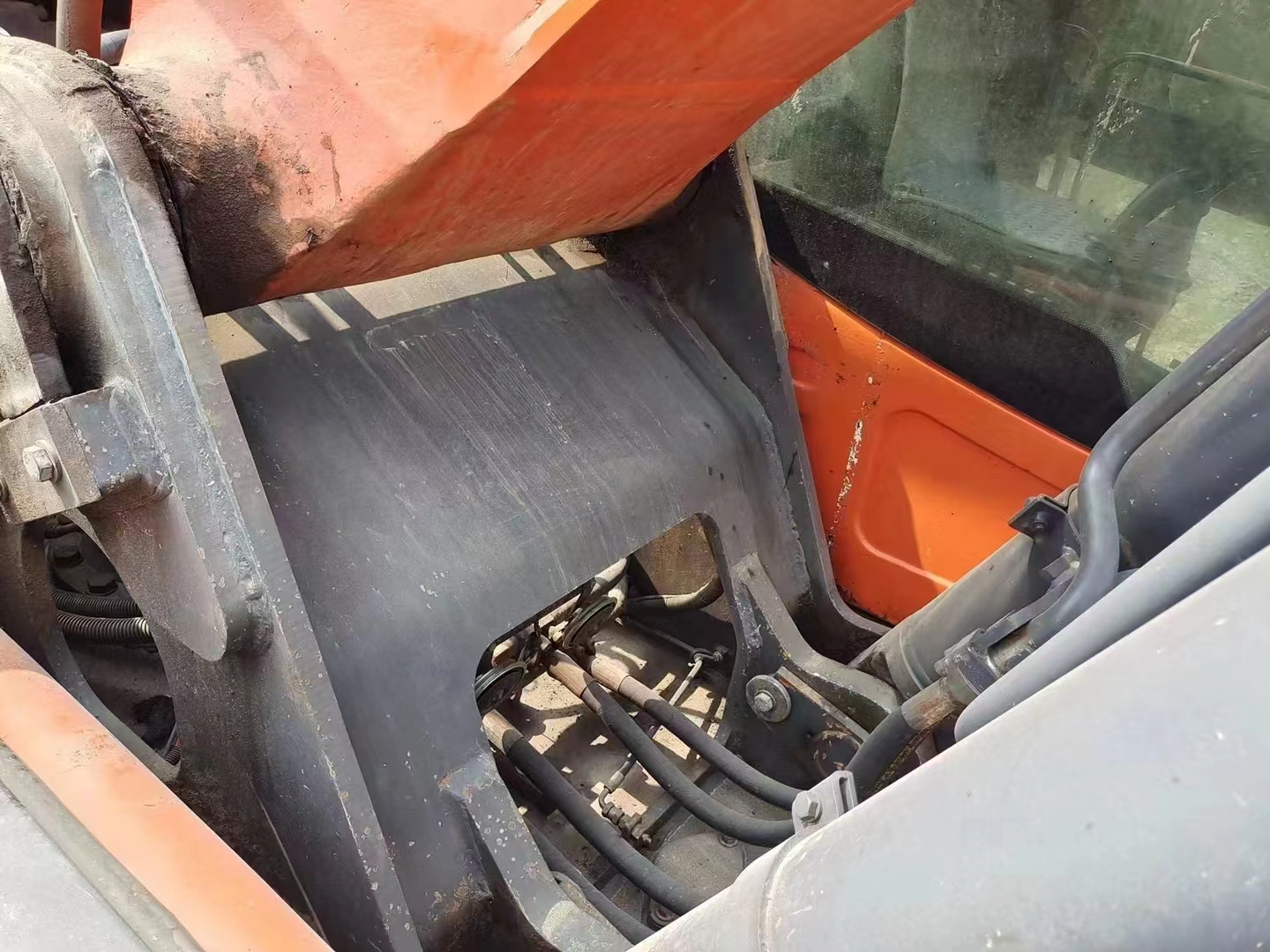 38 Ton Used Doosan 380 Excavator with 1.95m3 Bucket Capacity in Excellent Condition