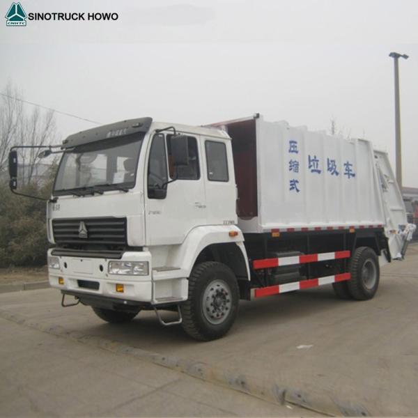 6 Tyre Light Duty Commercial Trucks , Euro 2 Sinotruk HOWO 3 - 8m3 Compact