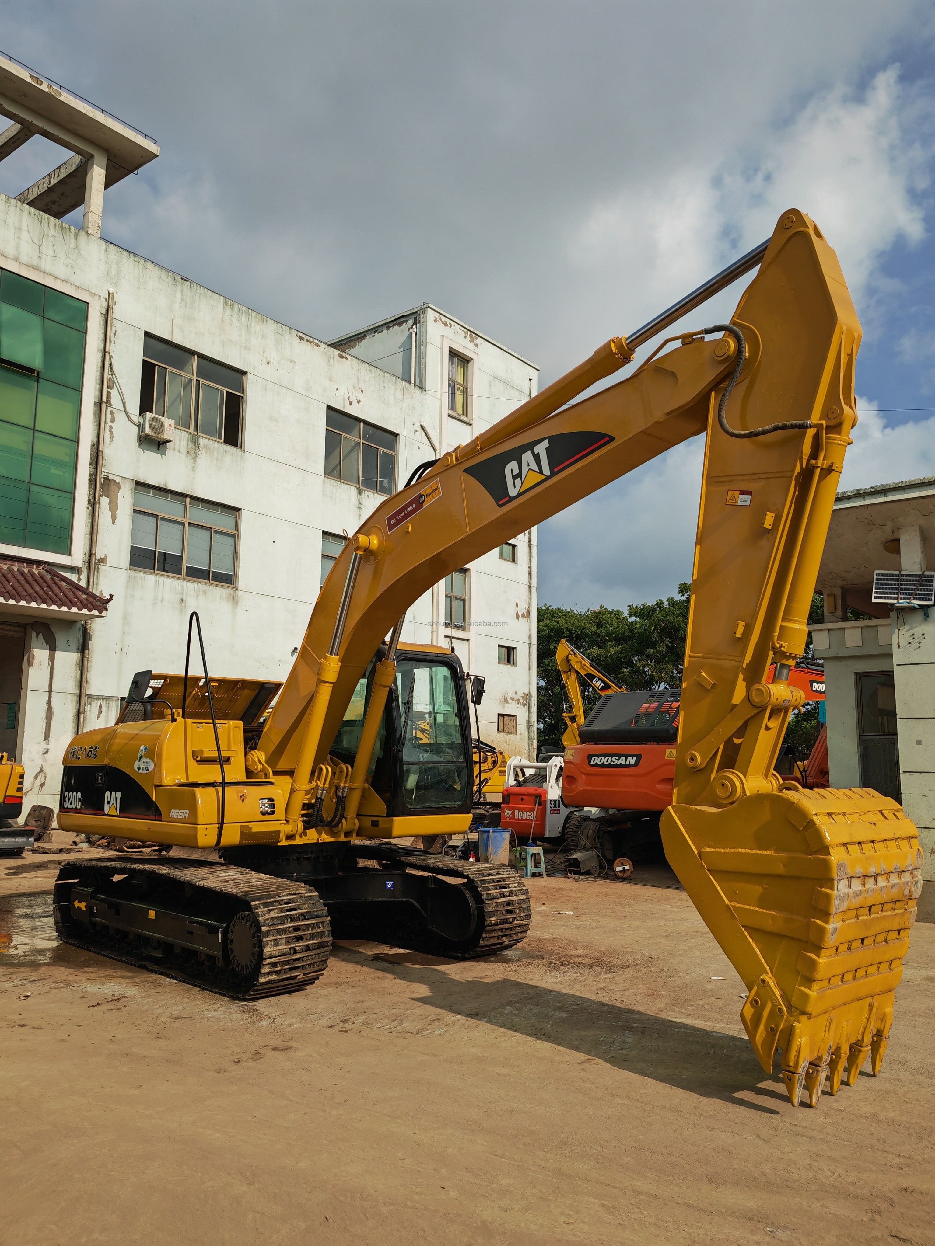 20TON used bagger CAT320C CAT320D CAT320GC CAT323D Prime crawler excavator CAT320C second hand low price