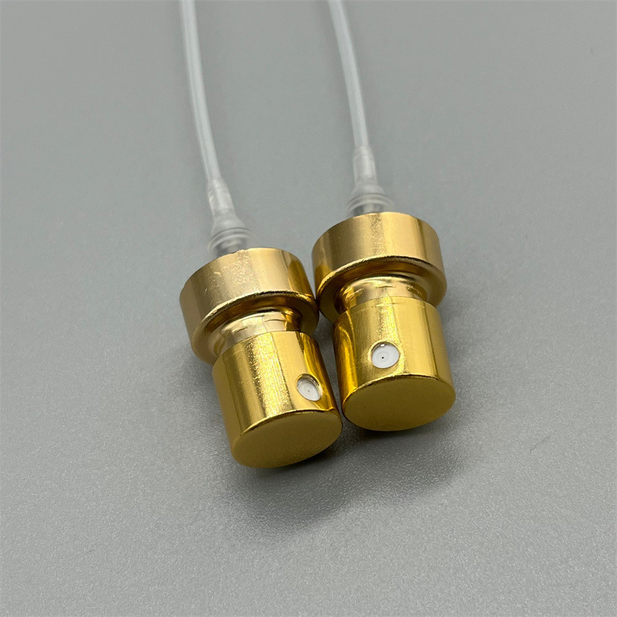 Luxurious Golden Perfume Bottle Sprayer - Elegant Dispenser for Fragrances