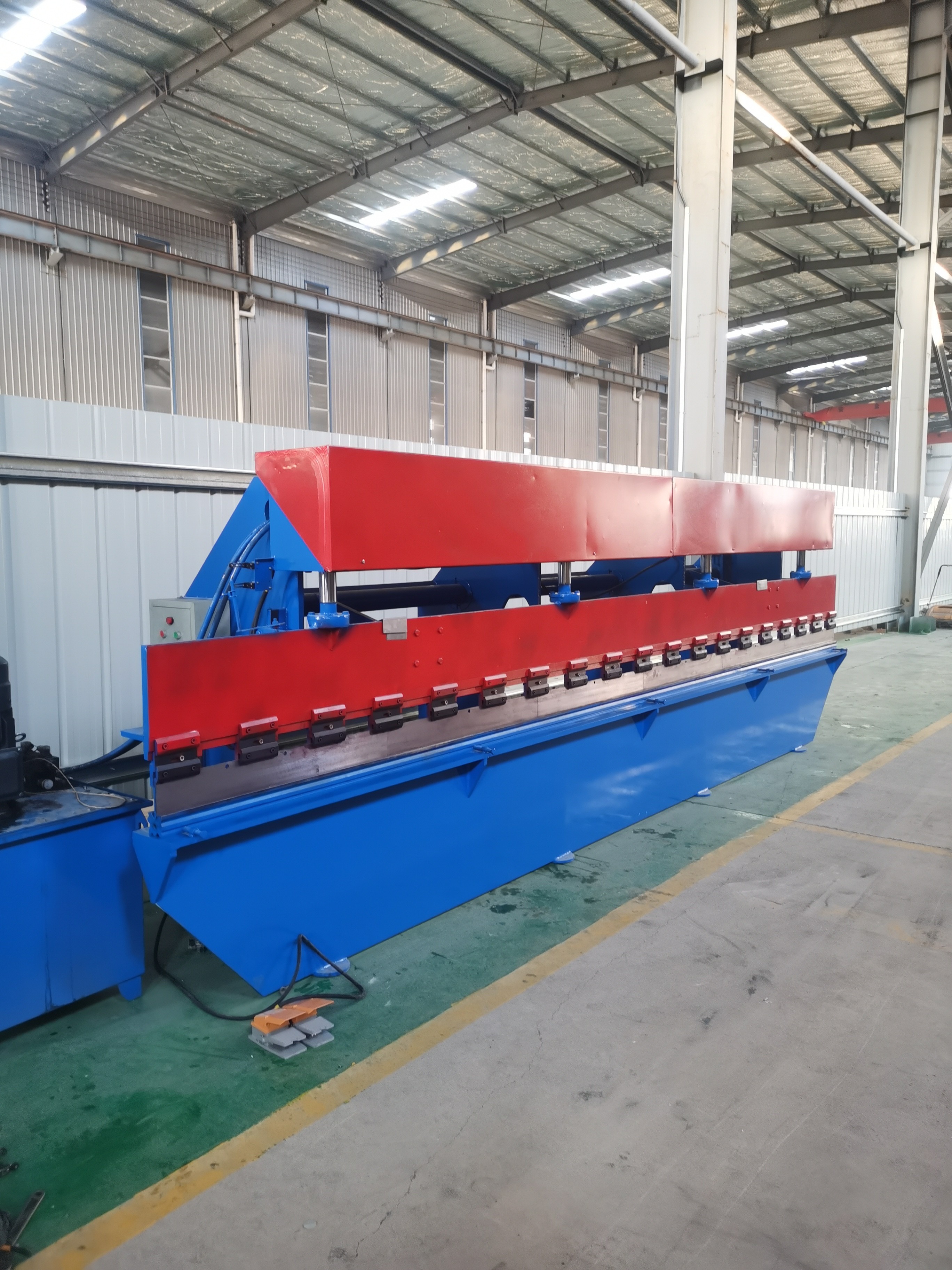 2m / 4m / 6m Hydraulic Steel Bending Machine For Roofing Sheet