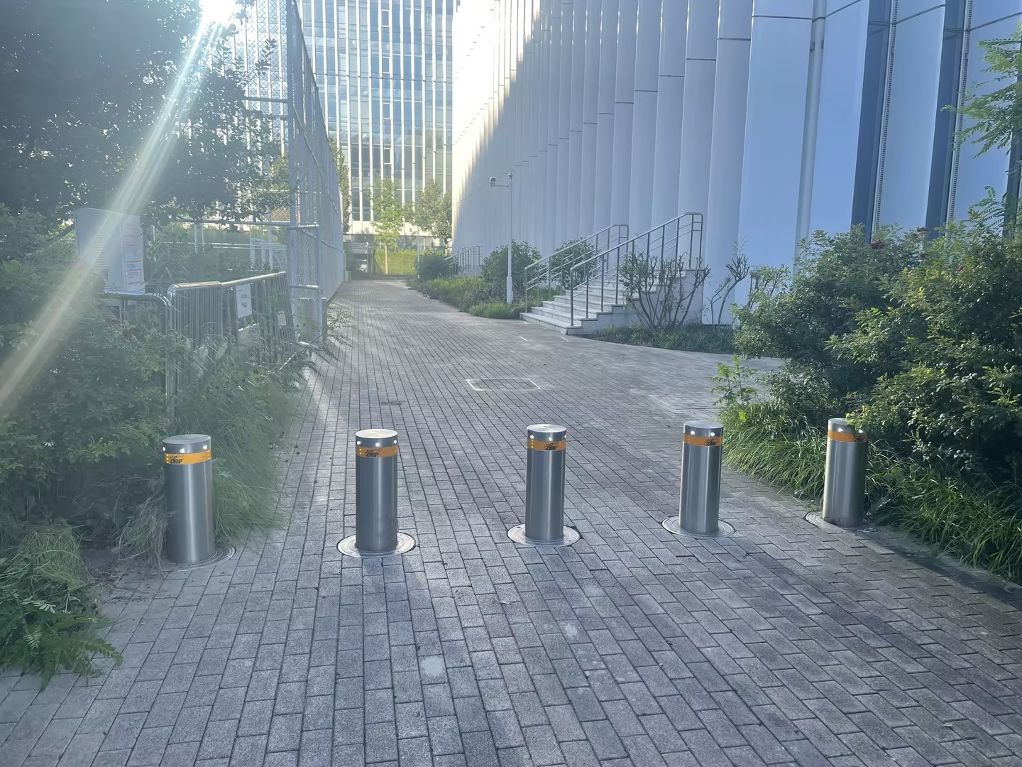 Automatic Semi Automatic Bollards For Commercial Residential Use