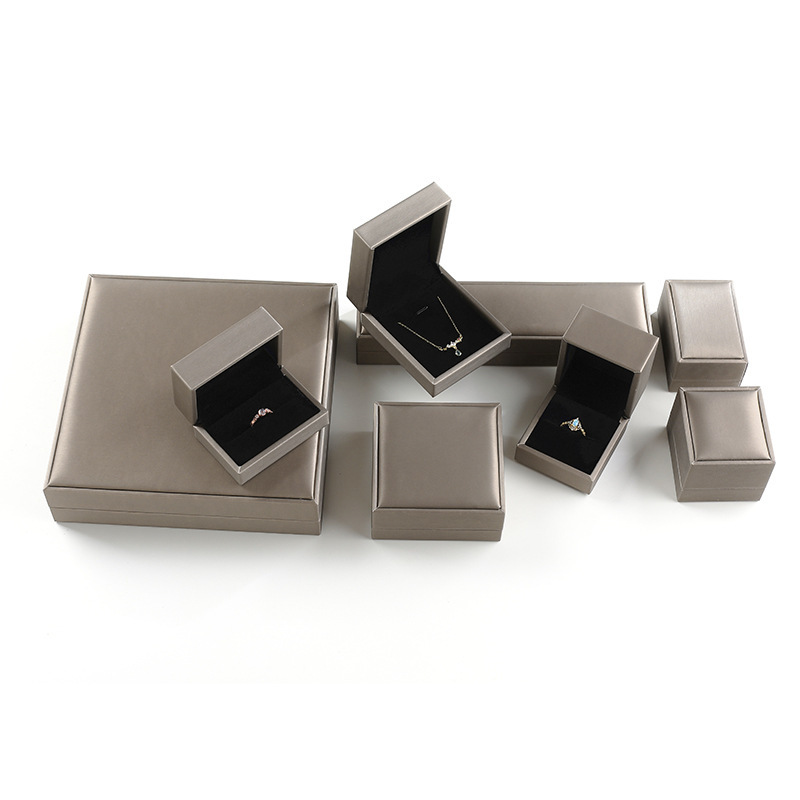 Custom Logo Printed Small Packaging Boxes Paper Ring Necklace Bangle Jewelry Gift Box