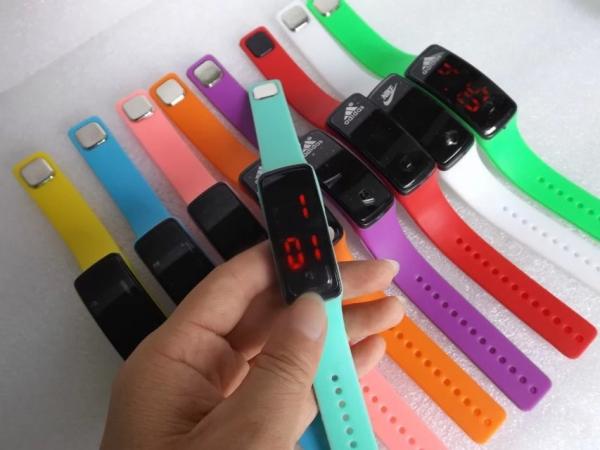 Cheap Promotional Glass Silicone Led Bracelet Wrist Watches With Red Light Time