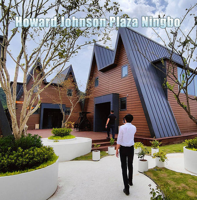 prefabricated cabins lodges with hot tubs Light Steel Framing chalet prefab Wooden House Resort Bunglalow