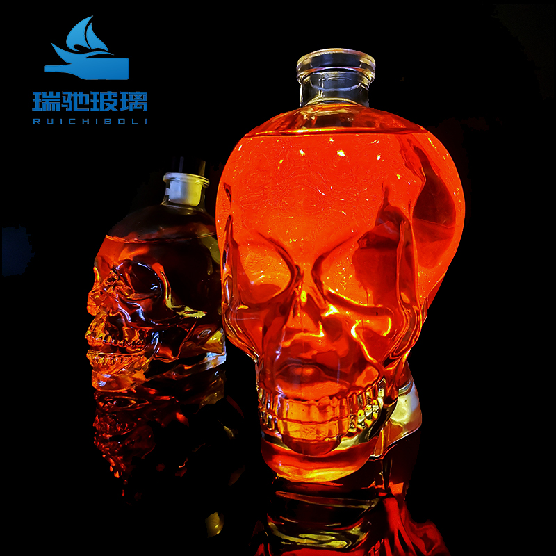 Customize Skull Shape Hot Stamping Screen Printing 750ml Glass Liquor Bottle with Lid