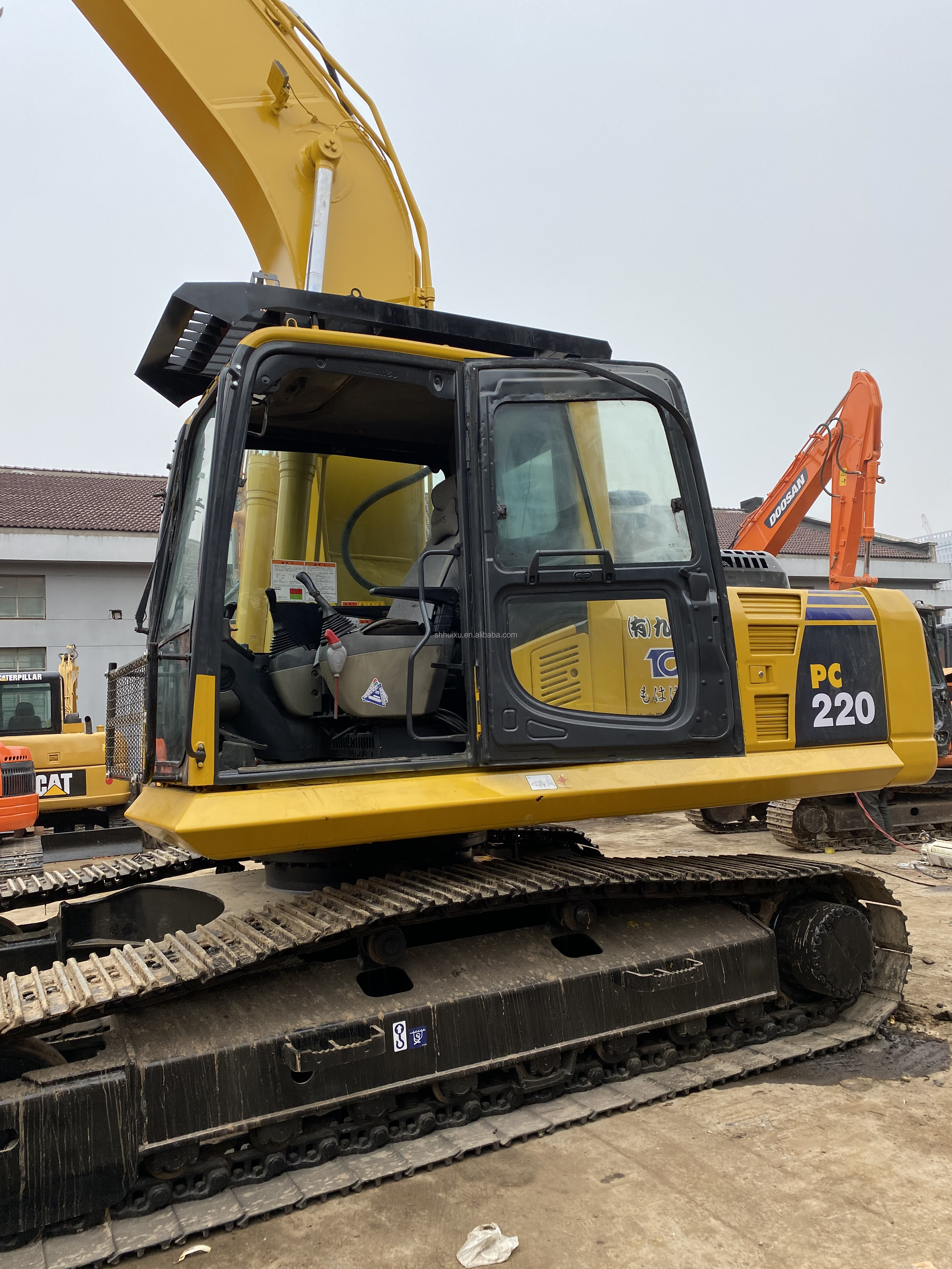 low working hours best price second hand excavator komatsu pc220-8 on sale