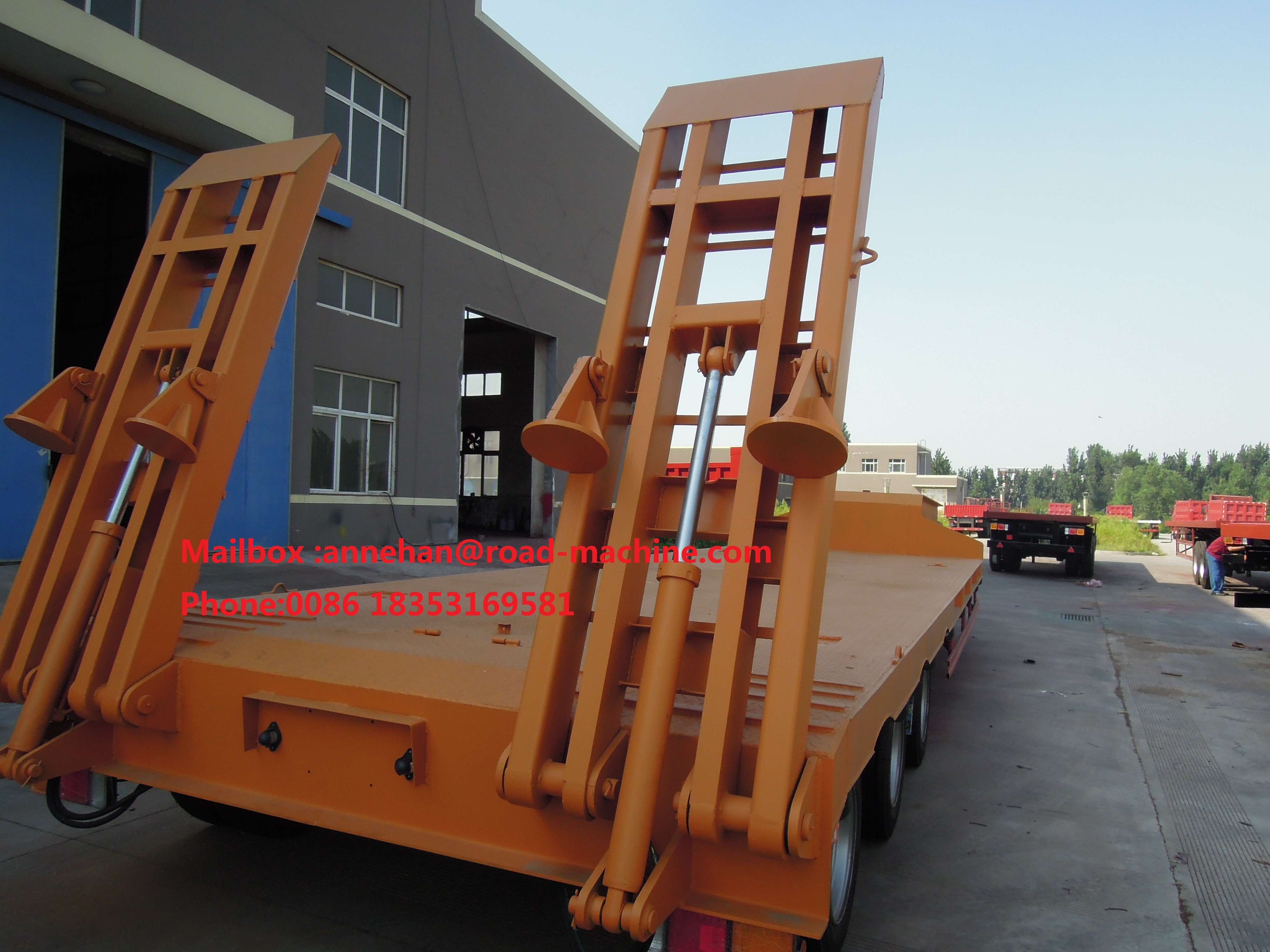 12M Length 3 Axles Lowboy Gooseneck Trailers With 2 / 3 Inch Bolted Type Kingpin