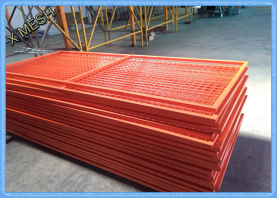 Canada Standard Powder Coated 9.5ft x 6ft Temporary Mesh Fence with Base