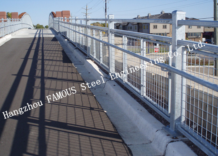 Modular Prefabricated Pedestrian Bridges Overcross Railway Q345B Steel Customized