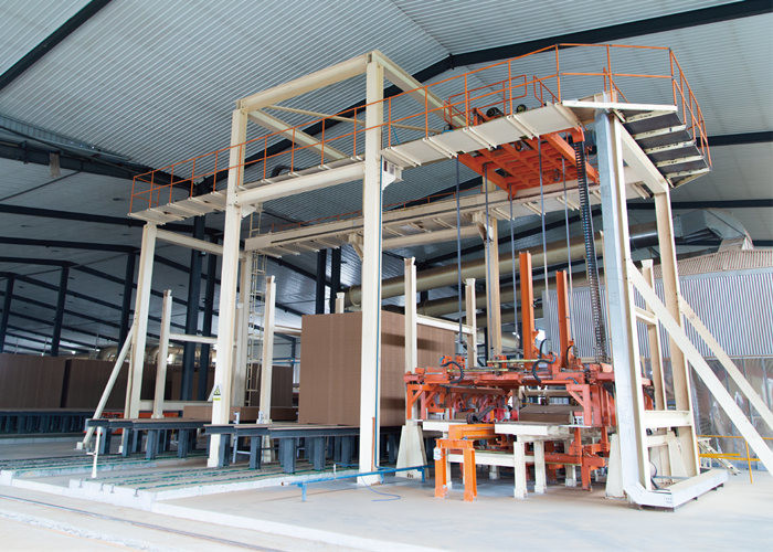 Continuously Operating Pressing Particle Board Line Production