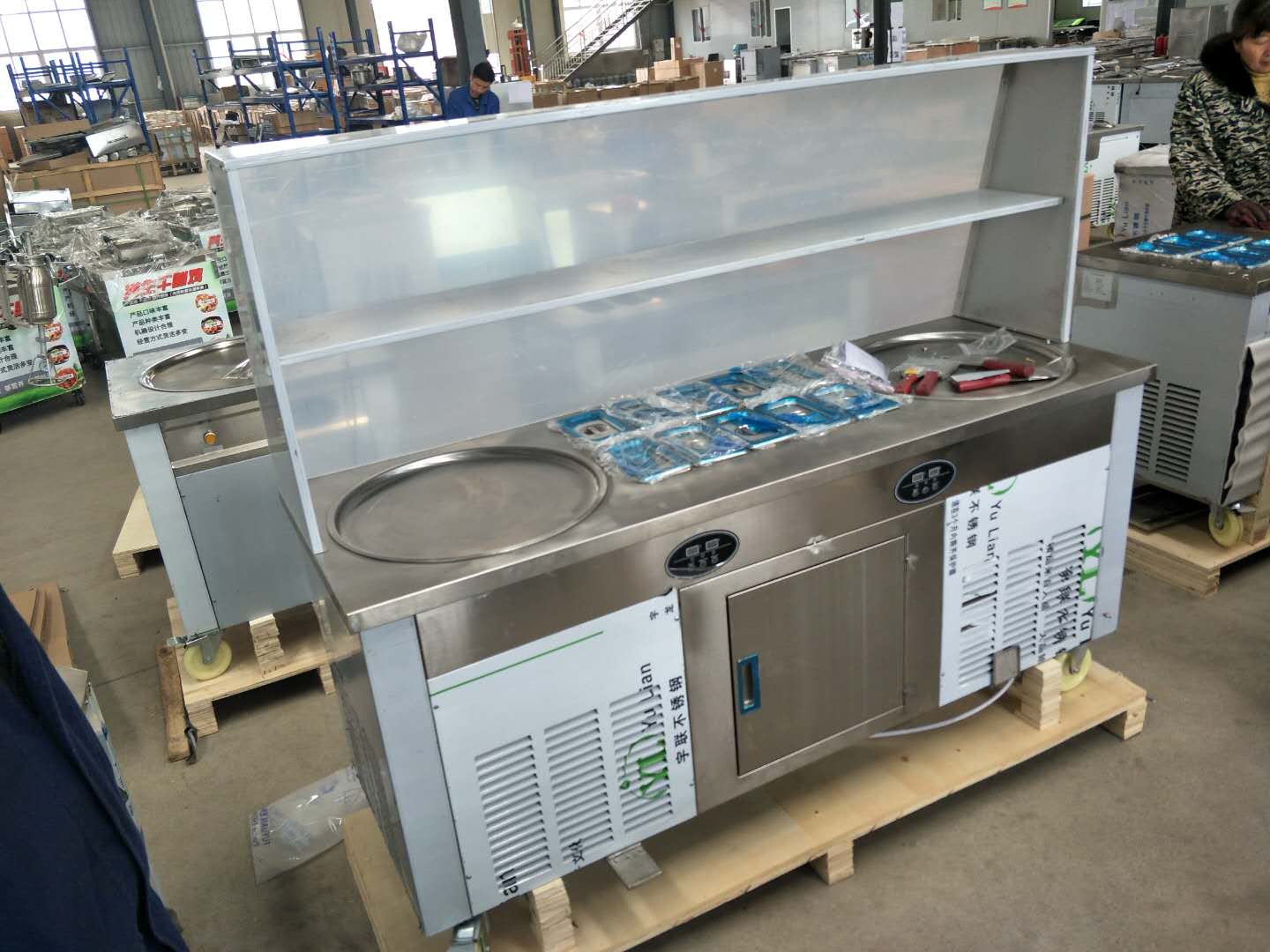 Ice Cream Roll Making Equipment with International Brands Compressor in Thailand