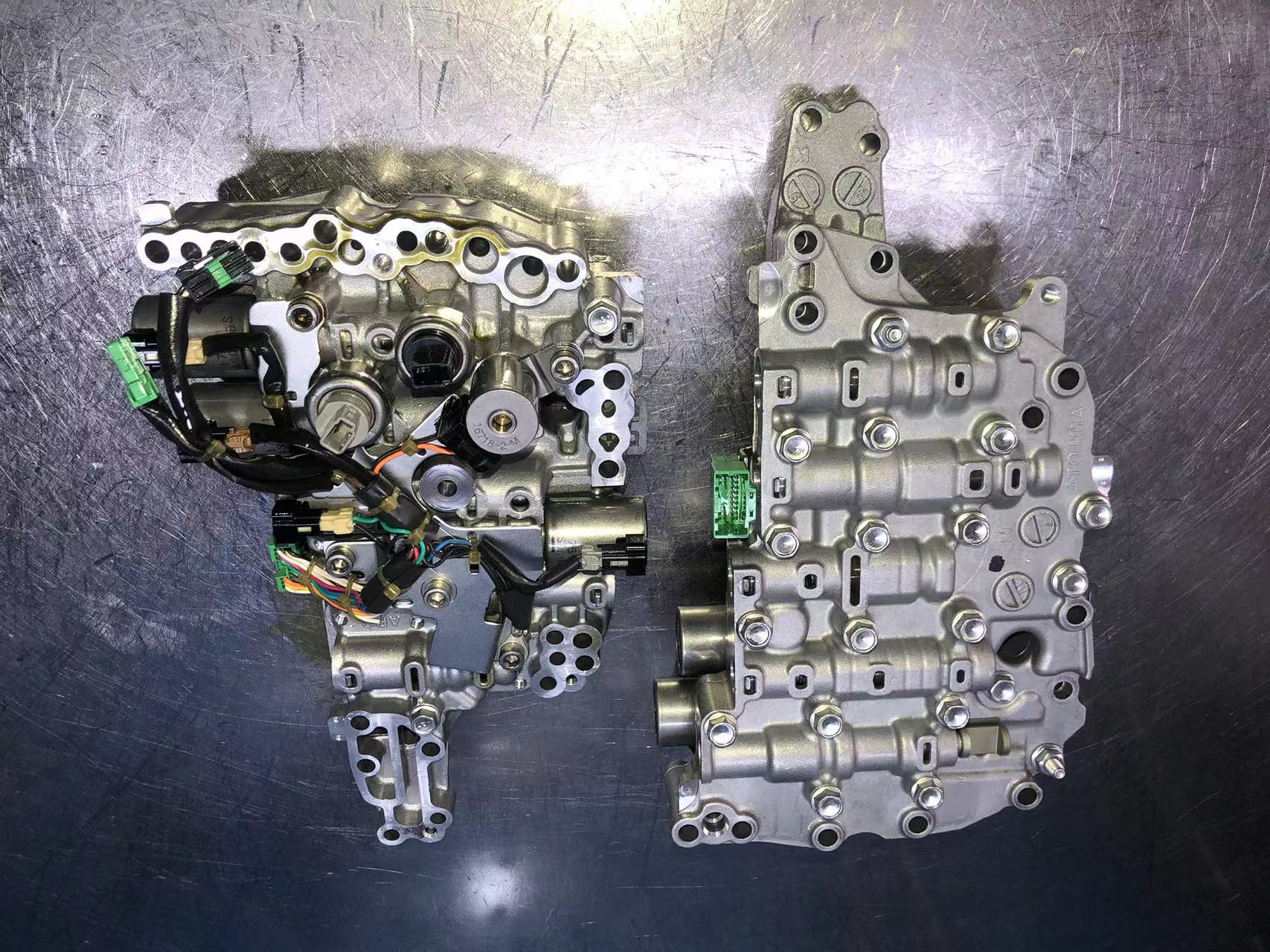 09M325039 JF018E Gear Box Valve Body Assembly With Transmission Solenoid Valve