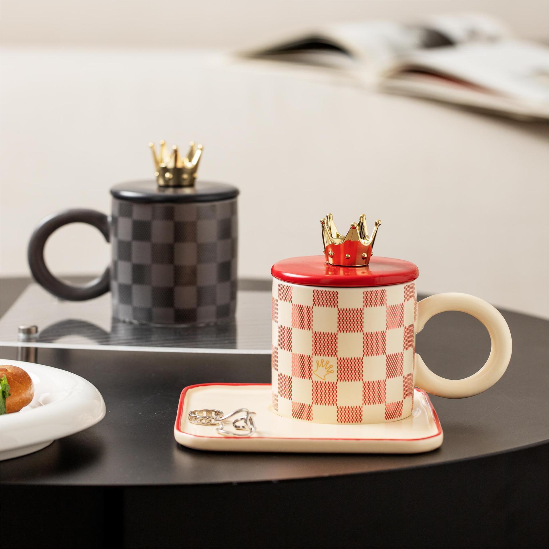 Elegant Ceramic Mugs With Golden Crown Accents Vibrant Checkered Patterns Red White For Luxurious Coffee / Tea Rituals