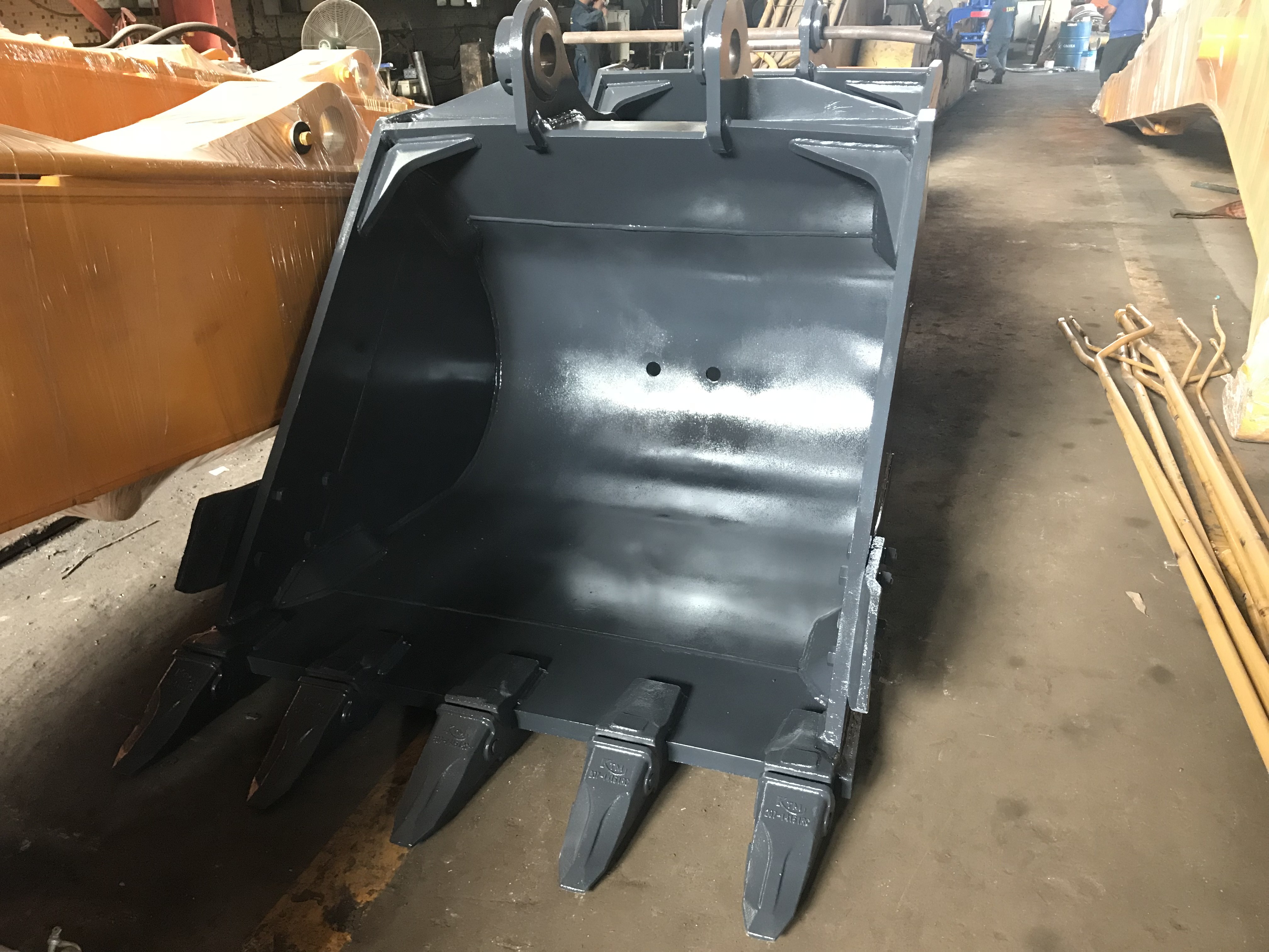 Heavy Duty Excavator Rock Drilling Bucket Q460 12m3 Capacity