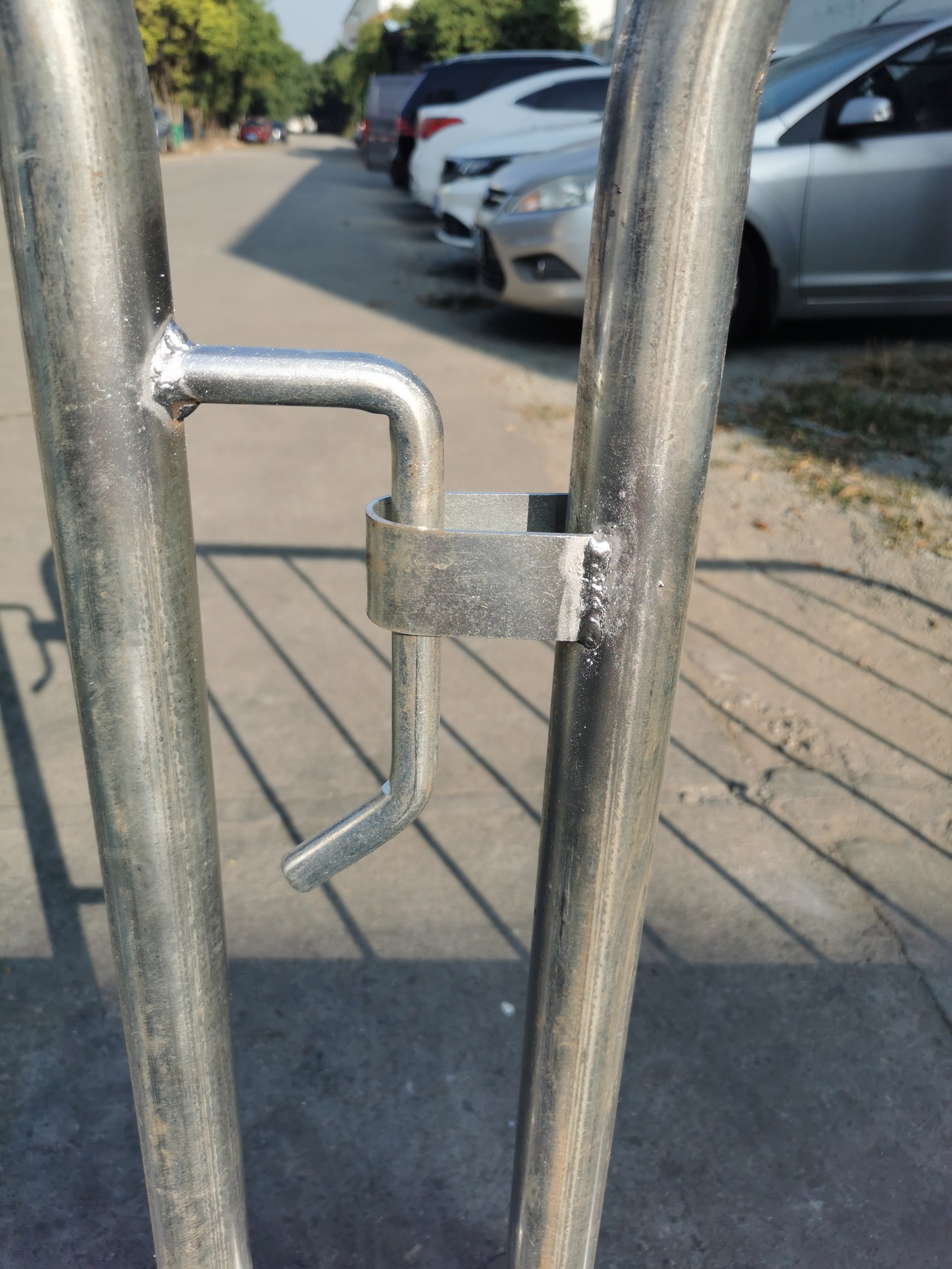 Galvanized Retractable Steel Crowd Control Barrier 200mm Space