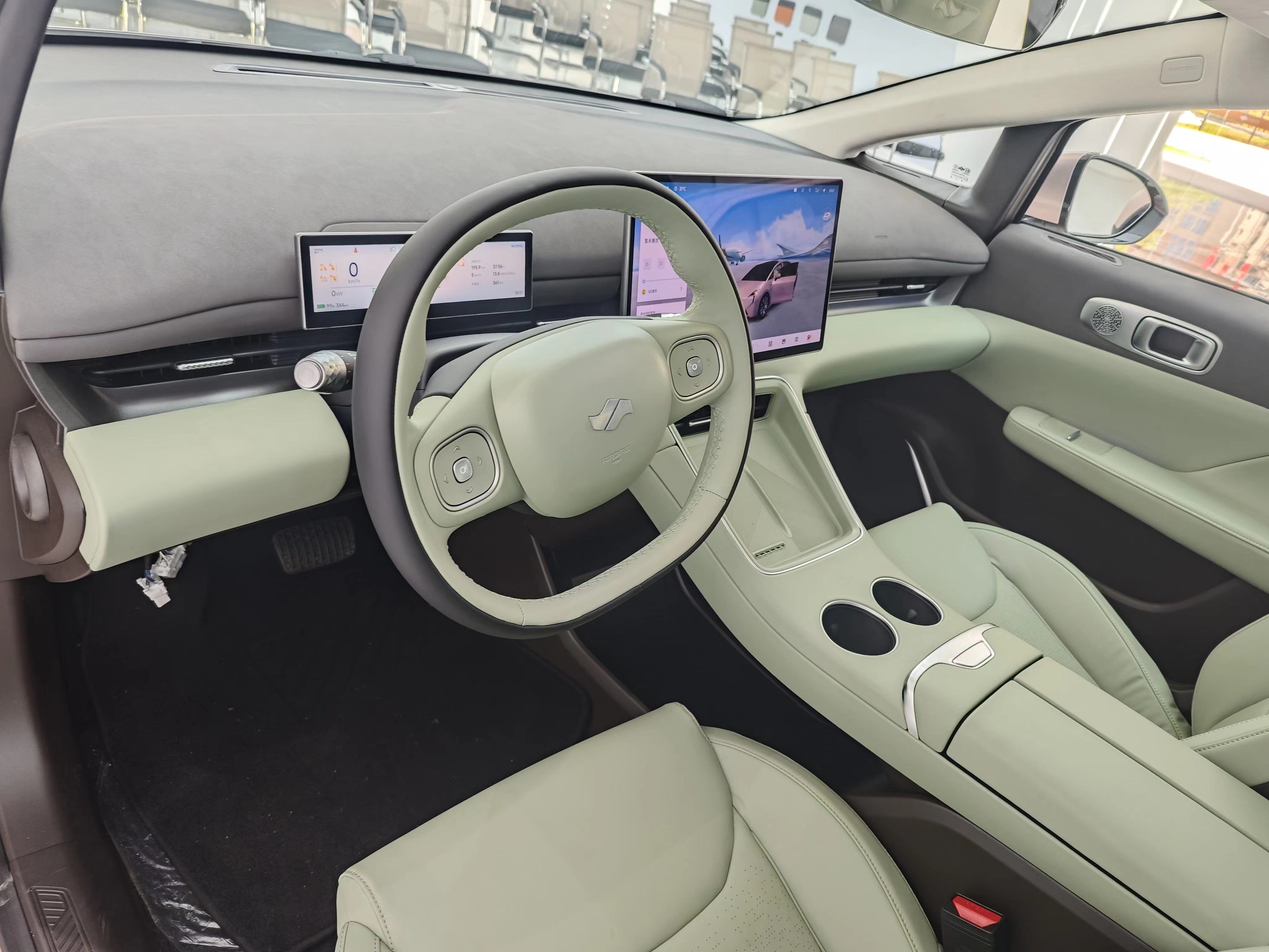 Front Motor Layout High Speed Electric Car Air C5 Five-door Five- Seat Sedan