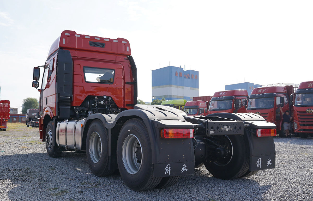 Used FAW J6P Tractor Low Power High Efficiency And Reliability Combined