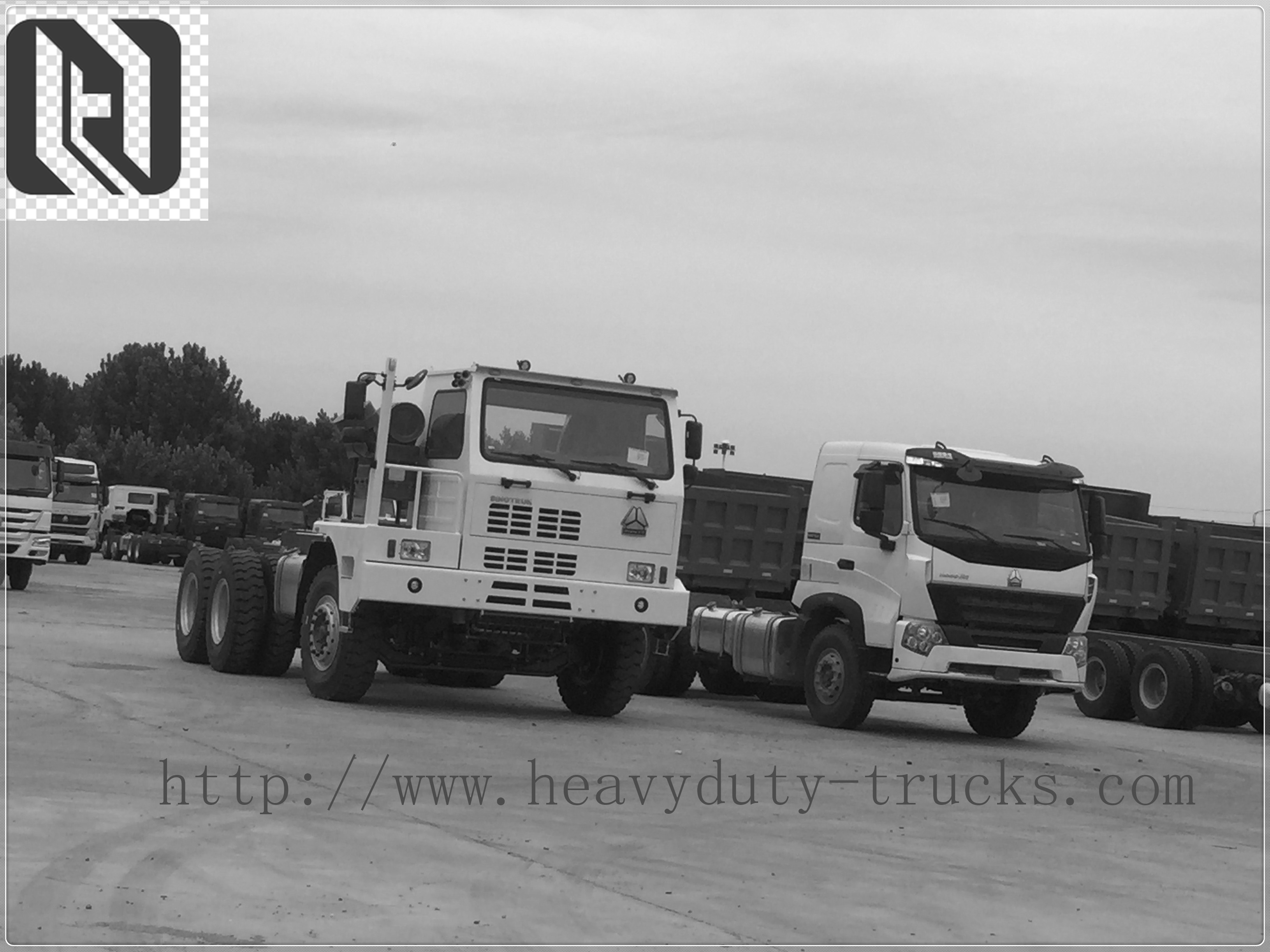 Middle Lifting Heavy Duty Dump Truck , Sinotruck Howo 6x4 10 Wheeler Truck
