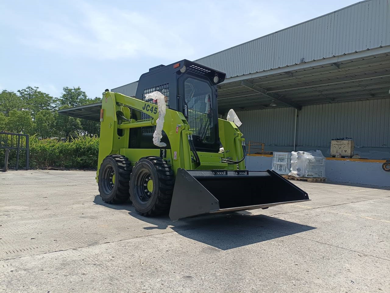 Mini Skid Steer Loader With Snow Bucket And V-blade For Snow Removal 2640x1720x2140mm