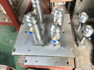Fully automatic Pet juice bottle blow molding machine 2,4,6 cavity high speed high quality
