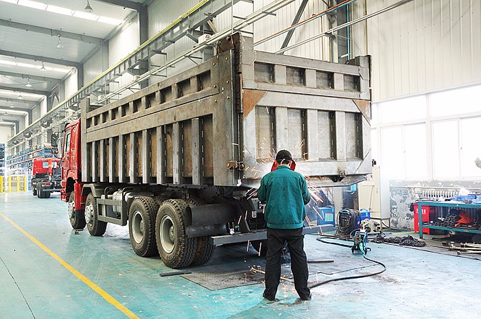 Sinotruk HOWO 6X4 dumper logging timber wood transport truck