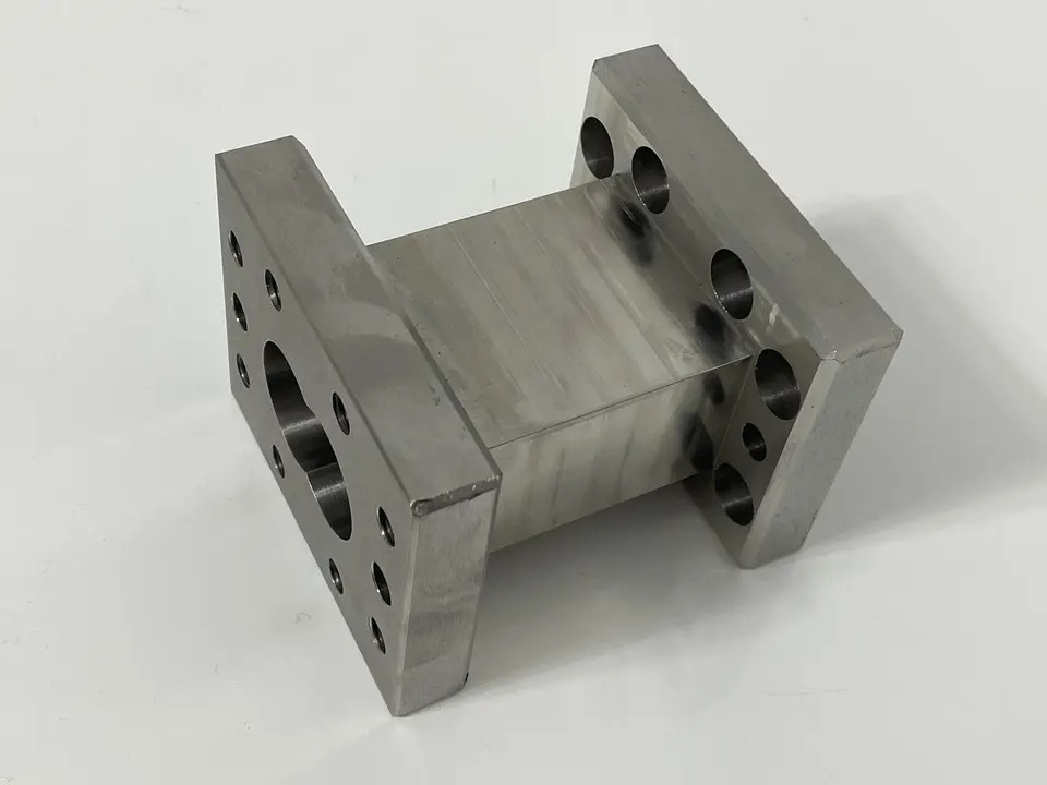 Plastic Extrusion Machine Barrel And Screw Compounding Co-Rotating Bimetallic Parallel Twin Screw Barrel