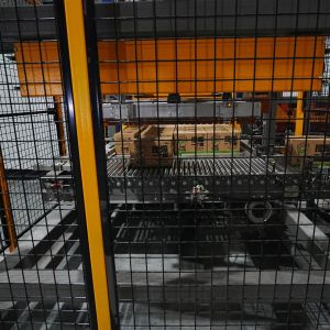 Fully Automatic Robotic Single Column Palletizer for Boxes Unloading