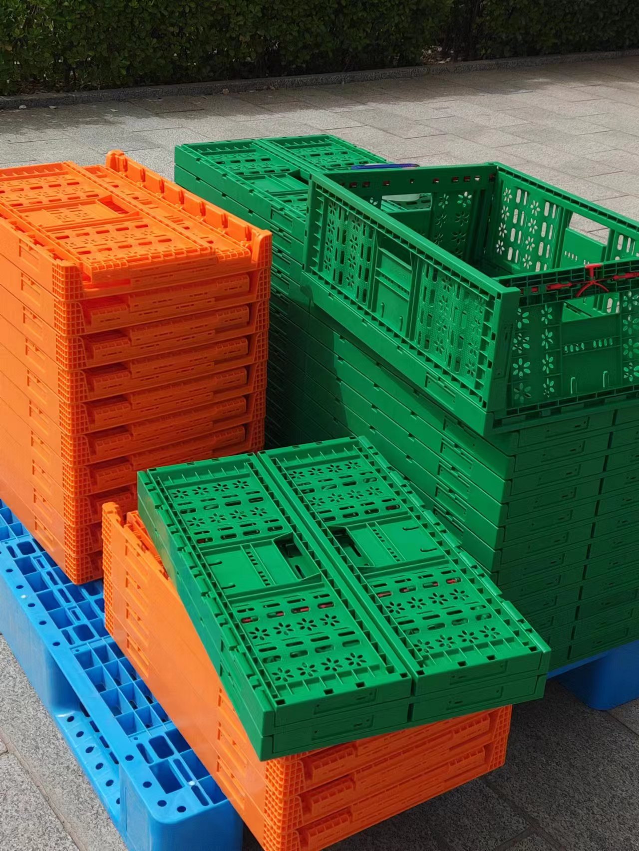 Versatile Stackable Crates for Agriculture Harvest Plastic Mesh Basket Storage Nest