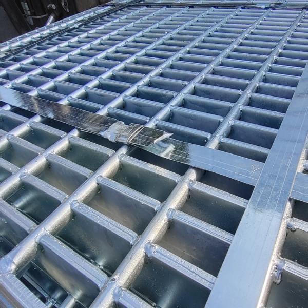 Hot Dip Galvanized Steel Driveway Grating Heavy Duty Metal Bearing Rebar 10mm