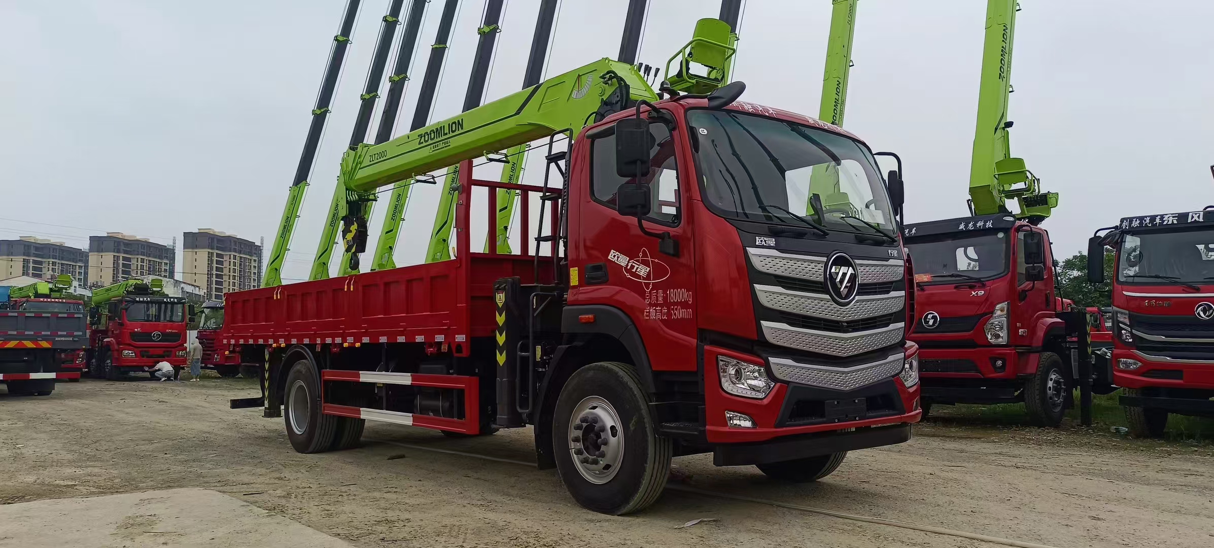 Dongfeng 4x2 Cummins 170 Horsepower Installation 2-ton Steering Knuckle Truck Mounted Crane