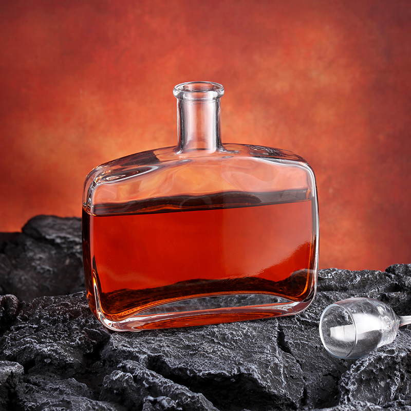 750ml Glass Bottle for Beverage Base Material Glass Industrial Whiskey Vodka Gin Rum