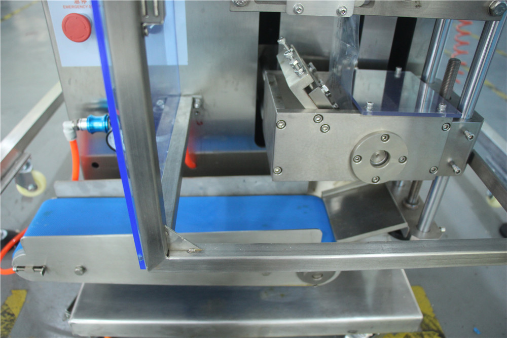 Four Vibrator Bowl Packaging Machine Fastener Bolt Lock Washer Nuts Counting Packing System with Vibrating Feeder