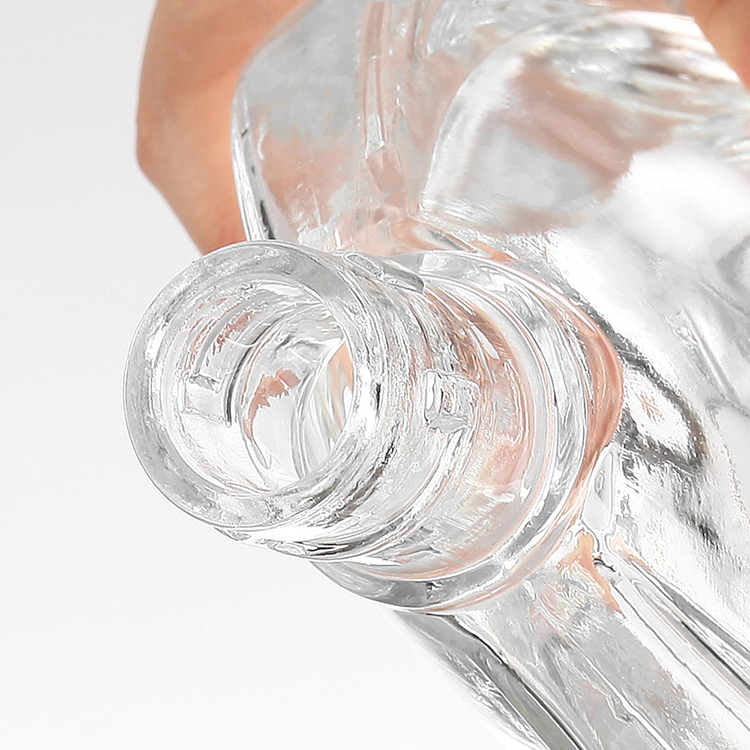 Custom Shape 700ml Transparent Liquor Glass Bottle for Your Business Needs