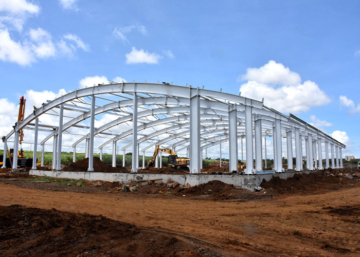Big Span Pre Engineered Metal Building Workshop With 150km / H Wind Load