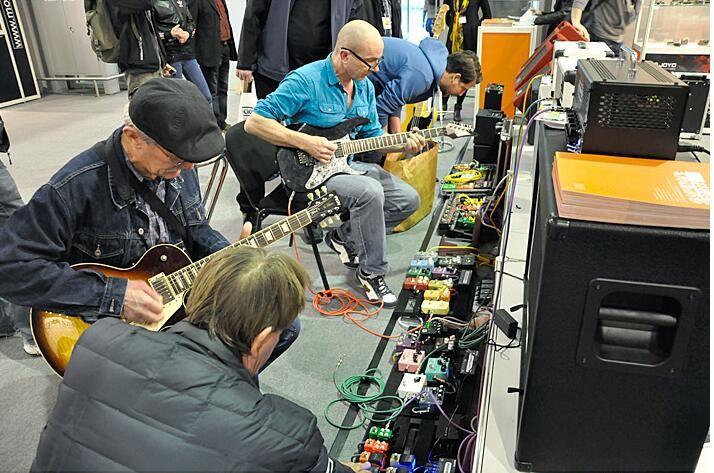 Tube Guitar Amplifier / Fender Vintage Reissue ′63 Reverb Unit Tank with Ruby Tubes Imported Components in Black (GR-63)