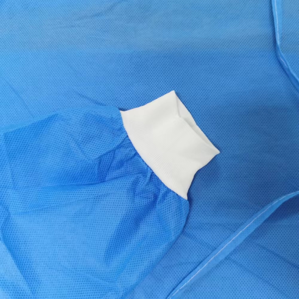 SMS Non Woven Fabric Blue Waterproof Isolation Gown For Class I Instruments OEM Offered