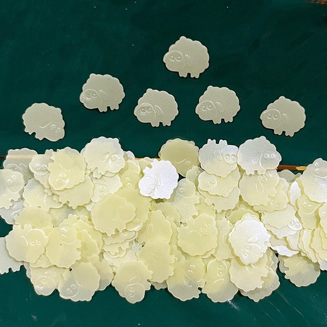 Sequin Shape Large Sheep Glitter Pearl Dress Festival Decoration Set 1kg Packaged Bags for Father's Day and Thanksgiving