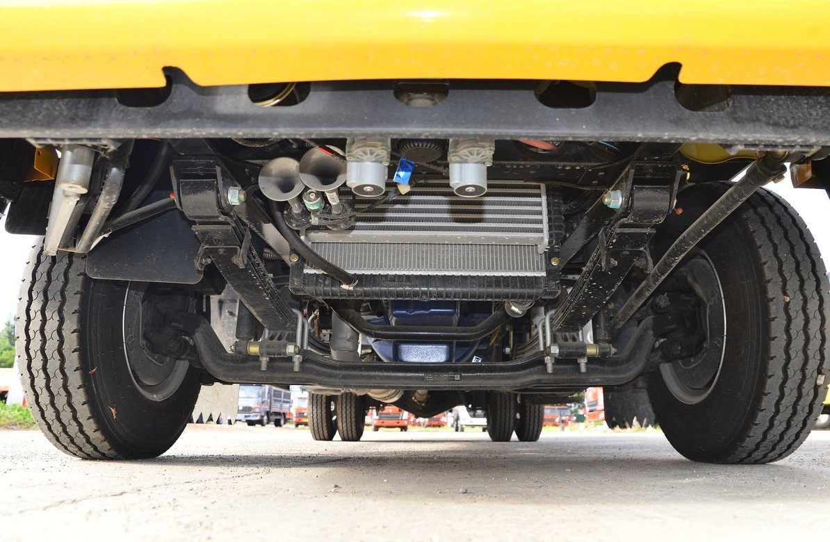 Flat Bed Car Trailer Trucks Howo 4*2 Small Towing Truck Single Cab Loading 2 Tons LHD/RHD