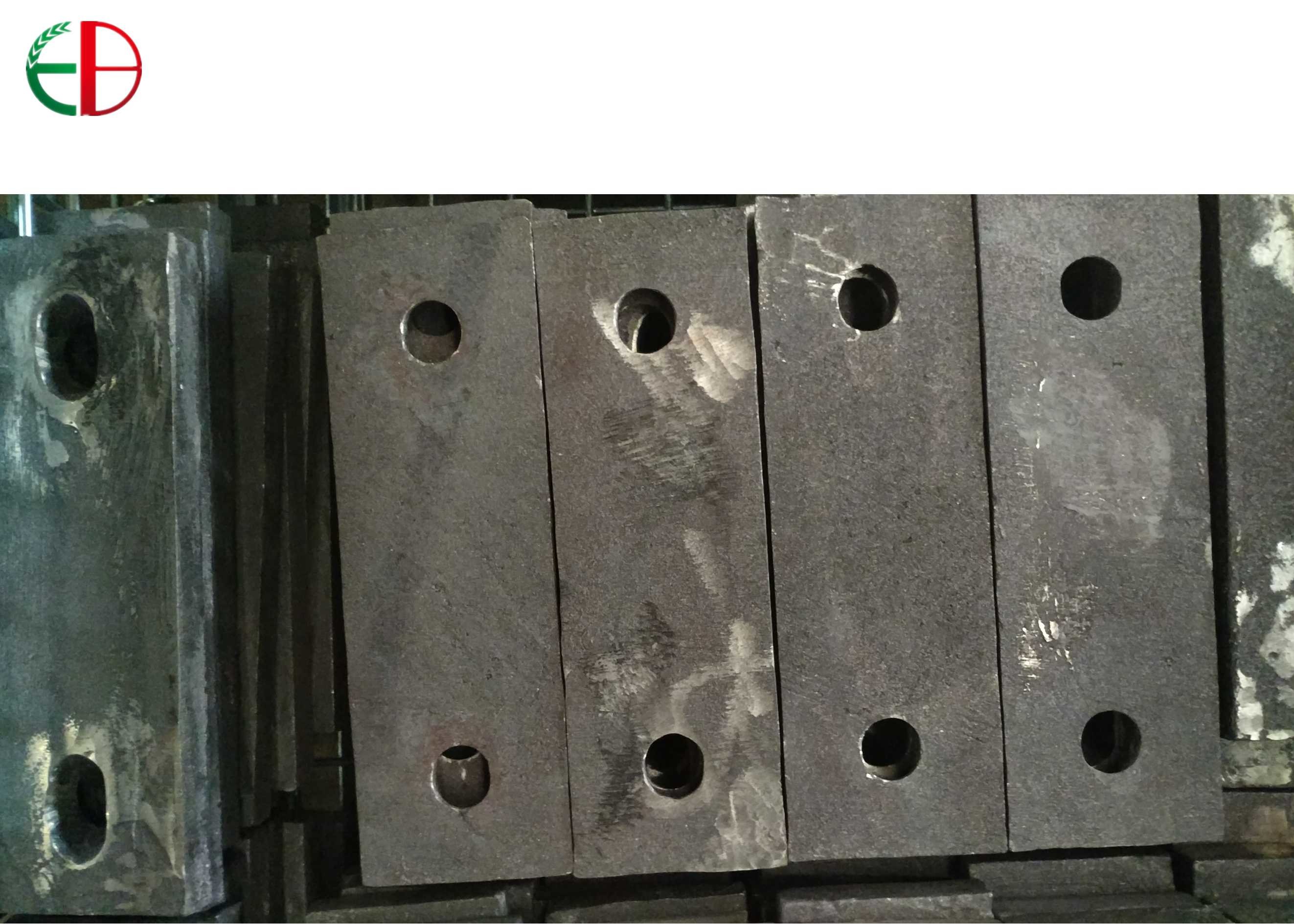 ASTM A532 Cr26 Standard Ni Hard Wear Plates / Ni Hard Material Chute Liners