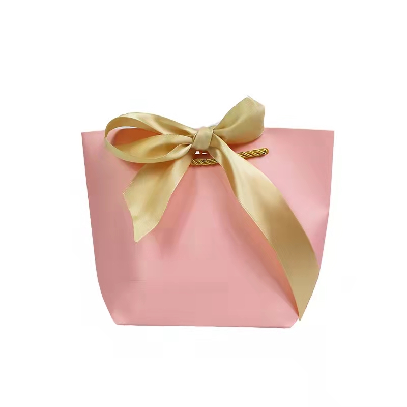 Personalized Luxury Custom Crafts Handmade Pink Coated Art Paper Cosmetics Clothes Jewelry Gift Bag Small