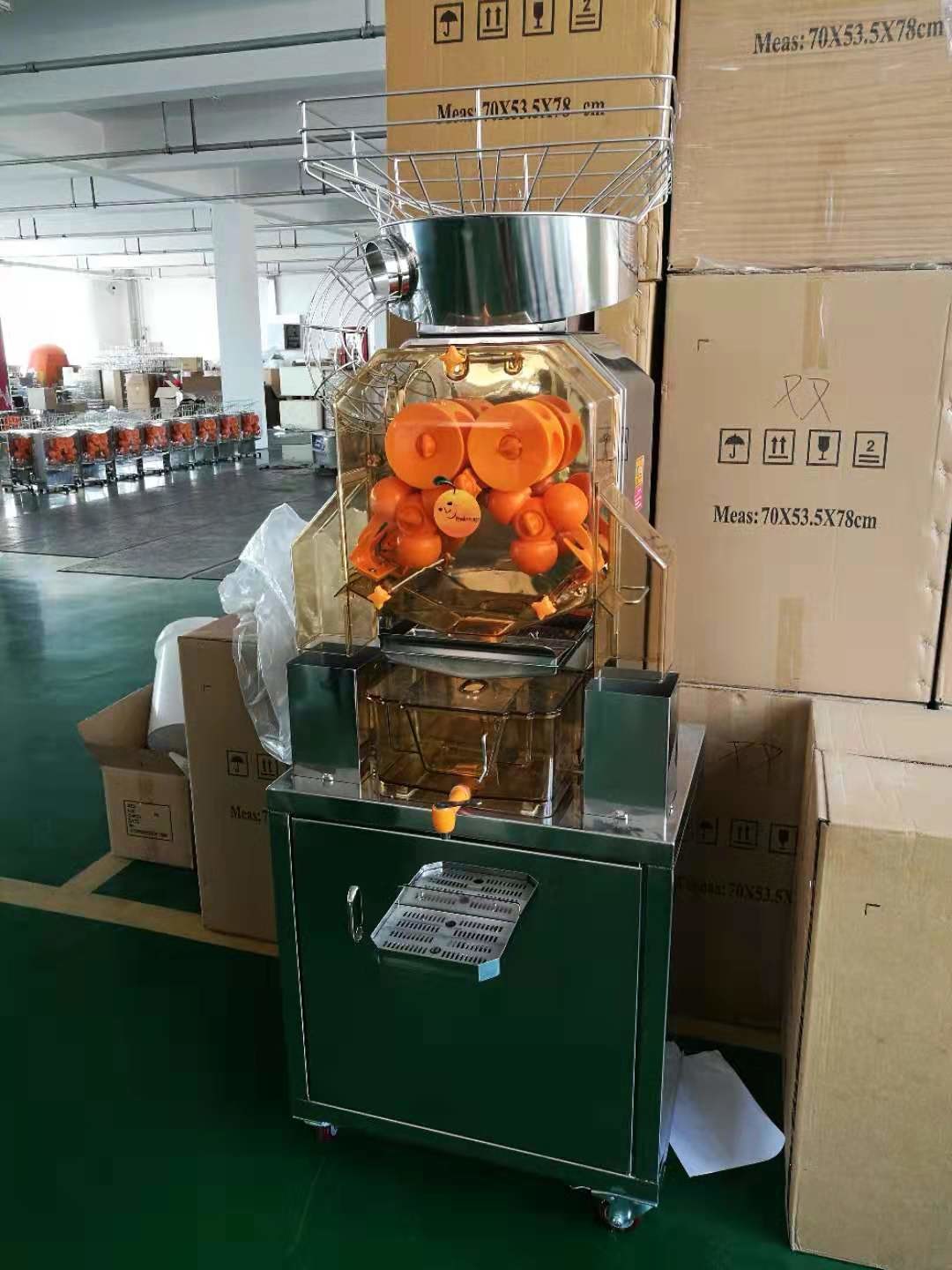 High quality Commercial Automatic freshly squeezed orange juice machine